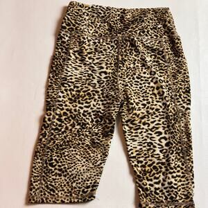 Dreamsicle Women’s Athletic Animal Print Sporty Workout Bike Shorts 
Sz M